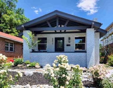 Main picture of 2872 Dahlia St