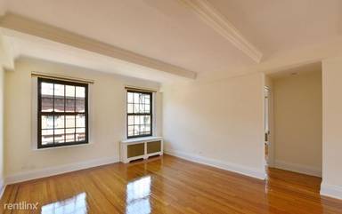 Main picture of 30 E 68th St