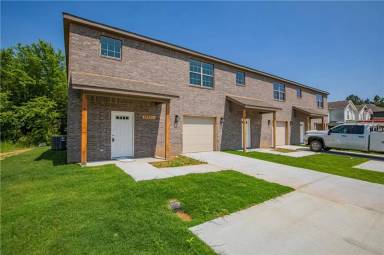 Main picture of 1903 Azlin Pl