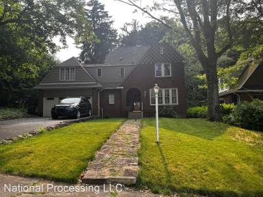 Main picture of 715 N McKean St