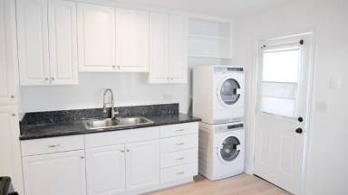 Main picture of 152 W Mariposa