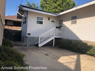 Main picture of 127 E 19th St