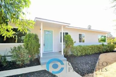 Main picture of 7462 Roosevelt Ave