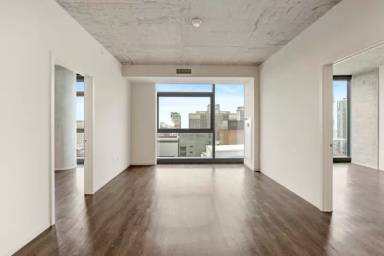 Main picture of 715 S Clark St