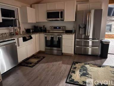 Main picture of 374 Middle Rd