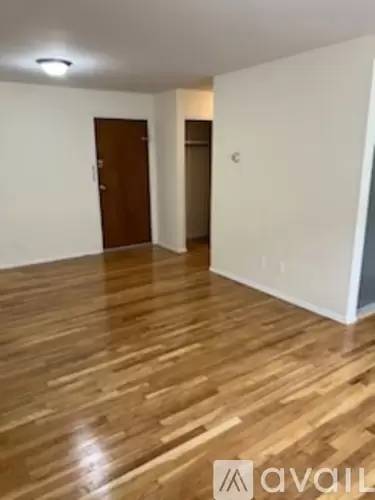 Main picture of 120 E Price St