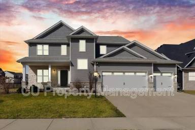 Main picture of 102 Astoria Dr