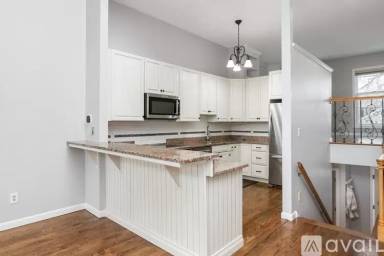 Main picture of 32 Whaler Ln