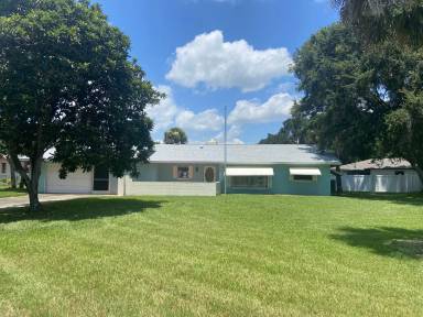 Main picture of 500 Arnau Dr