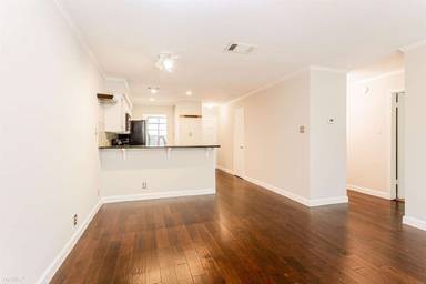 Main picture of Travis Oaks Condominiums