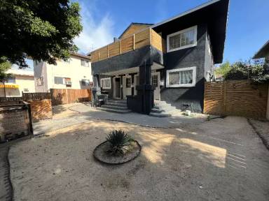 Main picture of 911 Cypress Ave