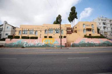 Main picture of 425 N Alvarado St