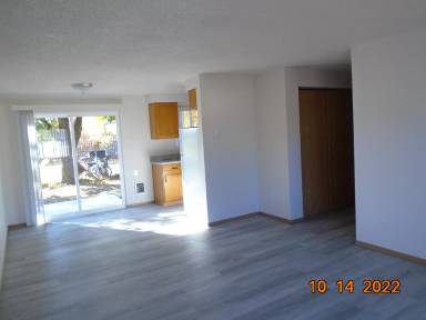 Main picture of 395 Dianne Ct