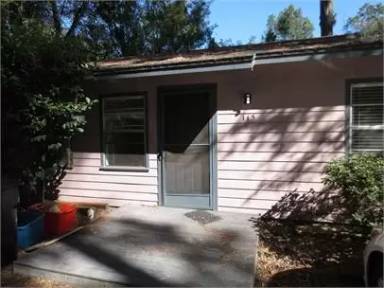Main picture of 115 SW 24th St