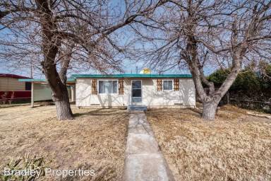 Main picture of 105 E Yuma St