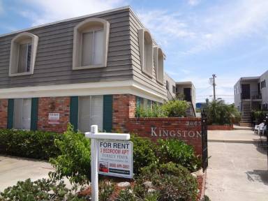 Main picture of 2065 Diamond St