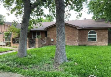 Main picture of 421 Carothers St