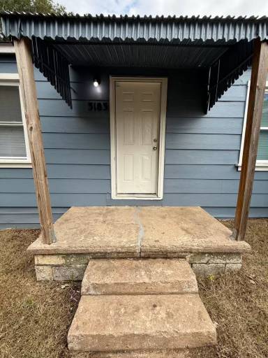 Main picture of 3183 S Davidson St