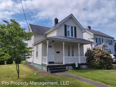 Main picture of 102 Main St