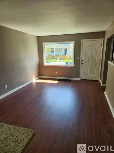 Main picture of 2385 Indiana Ave