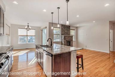Main picture of 633 Kendall Way