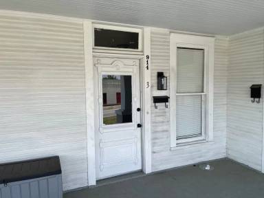 Main picture of 914 1st Ave