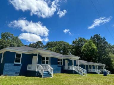 Main picture of 2703 School House Rd
