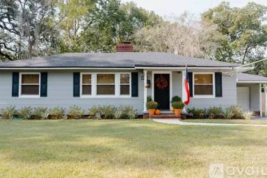 Main picture of 4442 Iroquois Ave