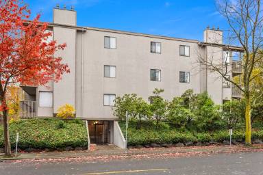 Main picture of 4911 Fremont Ave N