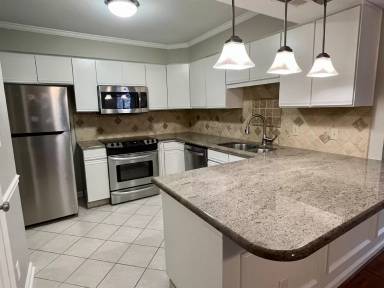 Main picture of 8015 Greenside Ct
