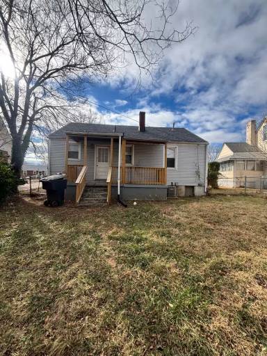 Main picture of 1605 Rugby Blvd NW