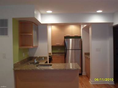 Main picture of 6930,6954,6971,6975 N Greenview Ave Apartments