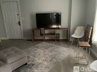 Main picture of 260 Bouquet Ave