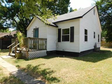Main picture of 5004 S 22nd St