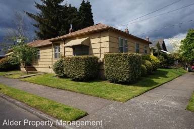 Main picture of 2735 NE Wygant St