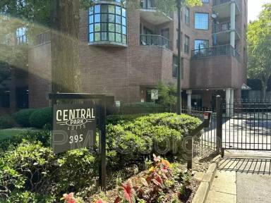 Main picture of 395 Central Park Pl NE