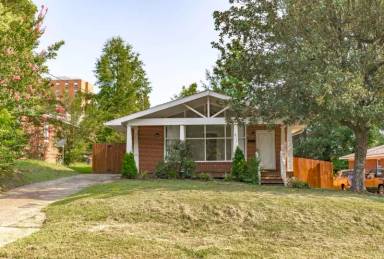 Main picture of 611 Cecil St