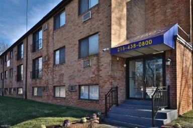 Main picture of 500 E Upsal St