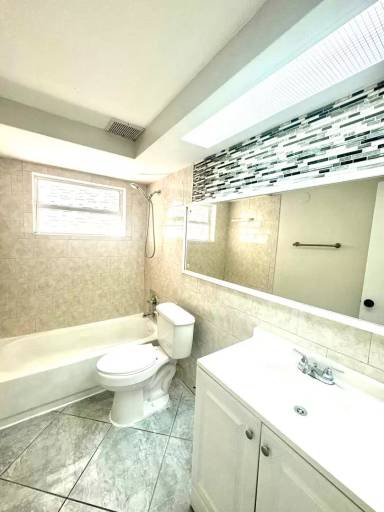 Main picture of 1019 Pert Ln