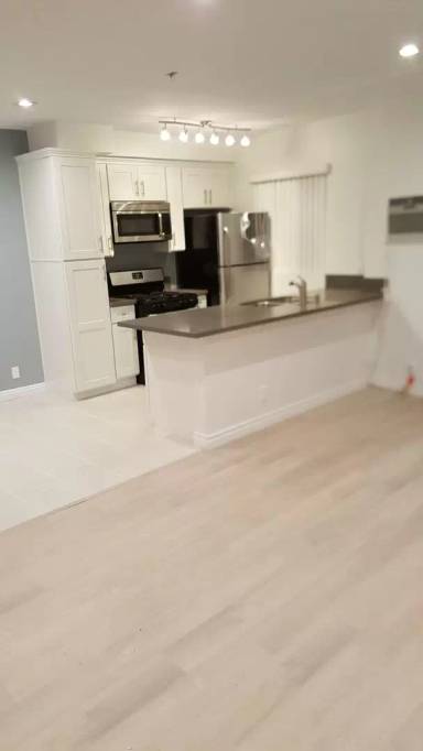 Main picture of 1132 S Oakhurst Dr