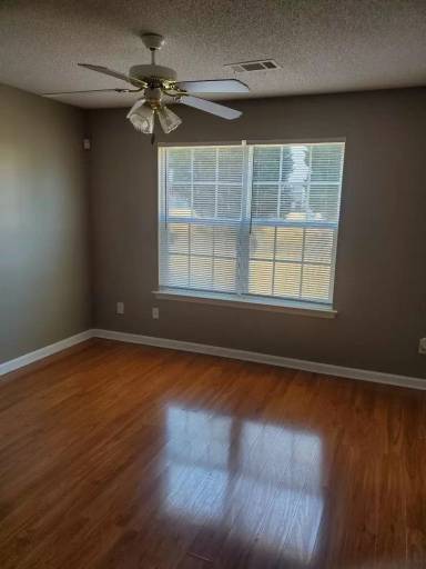 Main picture of 7247 Georges Way