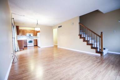 Main picture of 300 Orchard Cir