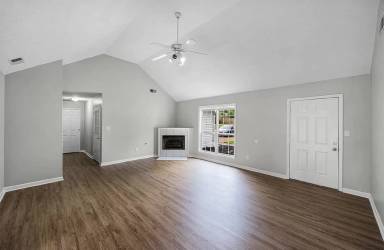 Main picture of 7 Hartsfield Dr