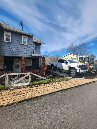 Main picture of 11 E Smithfield St