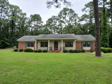 Main picture of 1005 Hillside Dr