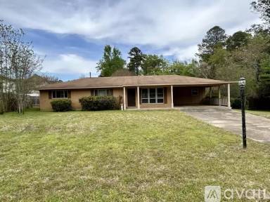 Main picture of 124 Linden Dr