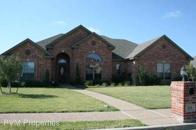 Main picture of 414 S Cedar Ridge Cir