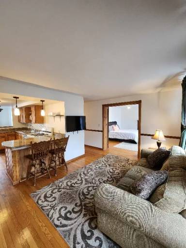 Main picture of 11 1st St
