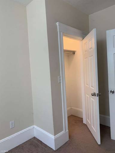 Main picture of 35 Park Dr
