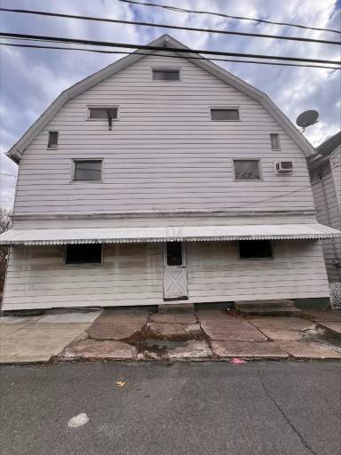 Main picture of 168 S Main St